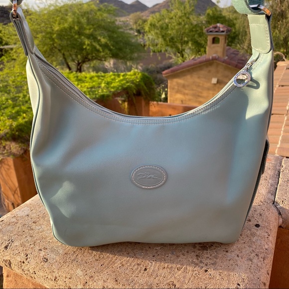 SOLD Longchamp Le Pilage Nylon and Leather Hobo Bag - Picture 3 of 13